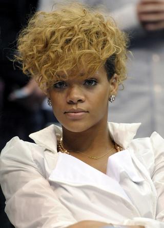 Rihanna at the 2010 NBA - Cleveland Cavaliers and Los Angeles Clippers