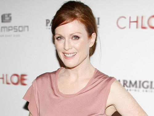 Julianne Moore in a soft rosy color that compliments her pale complexion