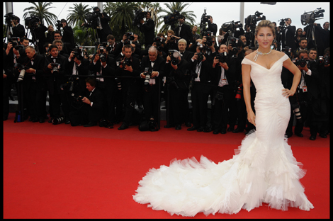 Spanish actress Elsa Pataky in Roberto Cavalli-- we love how ingenue fresh this gown loks on her! Spanish actress Elsa Pataky in Roberto Cavalli-- we love how ingenue fresh this gown loks on her!