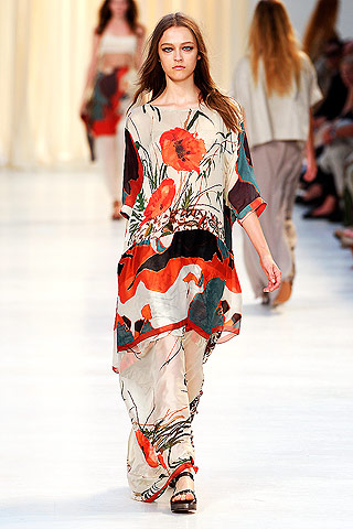 Antonio Marras Spring 2011 catwalk Antonio Marras Spring 2011 catwalk