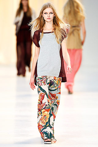 Antonio Marras Spring 2011 catwalk Antonio Marras Spring 2011 catwalk