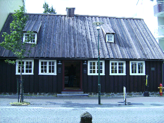 Kraum at Aolstraeti 10, the oldest house in Reykjavik