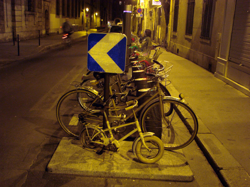Velib Bike Station - Paris. Sharon loves the bike stations too!